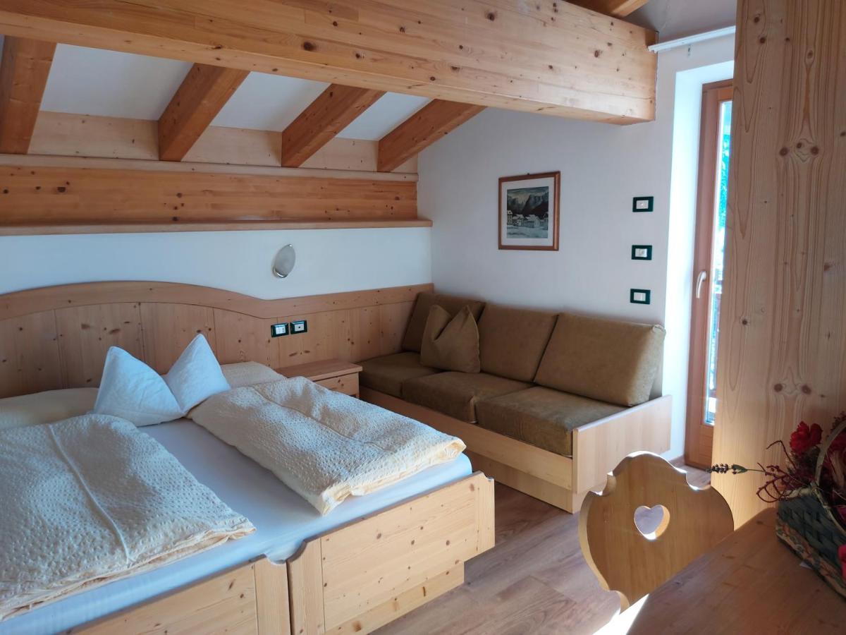 Dolomiti Appart&Rooms วาเรนา ภายนอก รูปภาพ