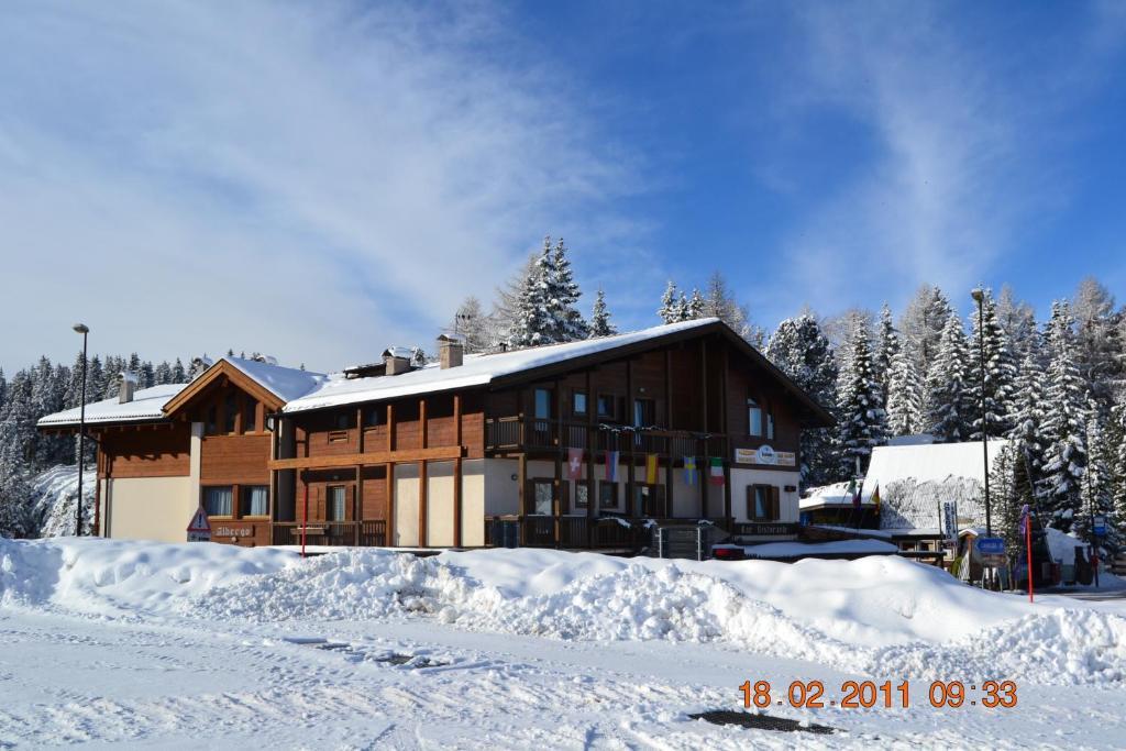 Dolomiti Appart&Rooms วาเรนา ภายนอก รูปภาพ