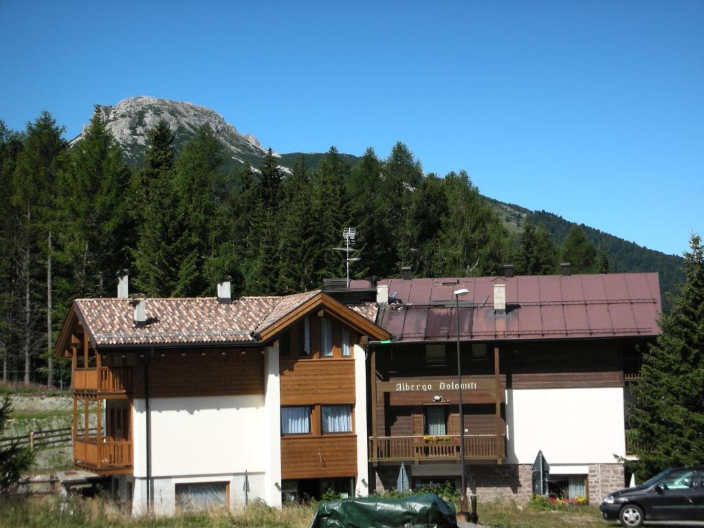Dolomiti Appart&Rooms วาเรนา ภายนอก รูปภาพ