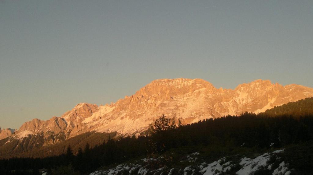 Dolomiti Appart&Rooms วาเรนา ภายนอก รูปภาพ